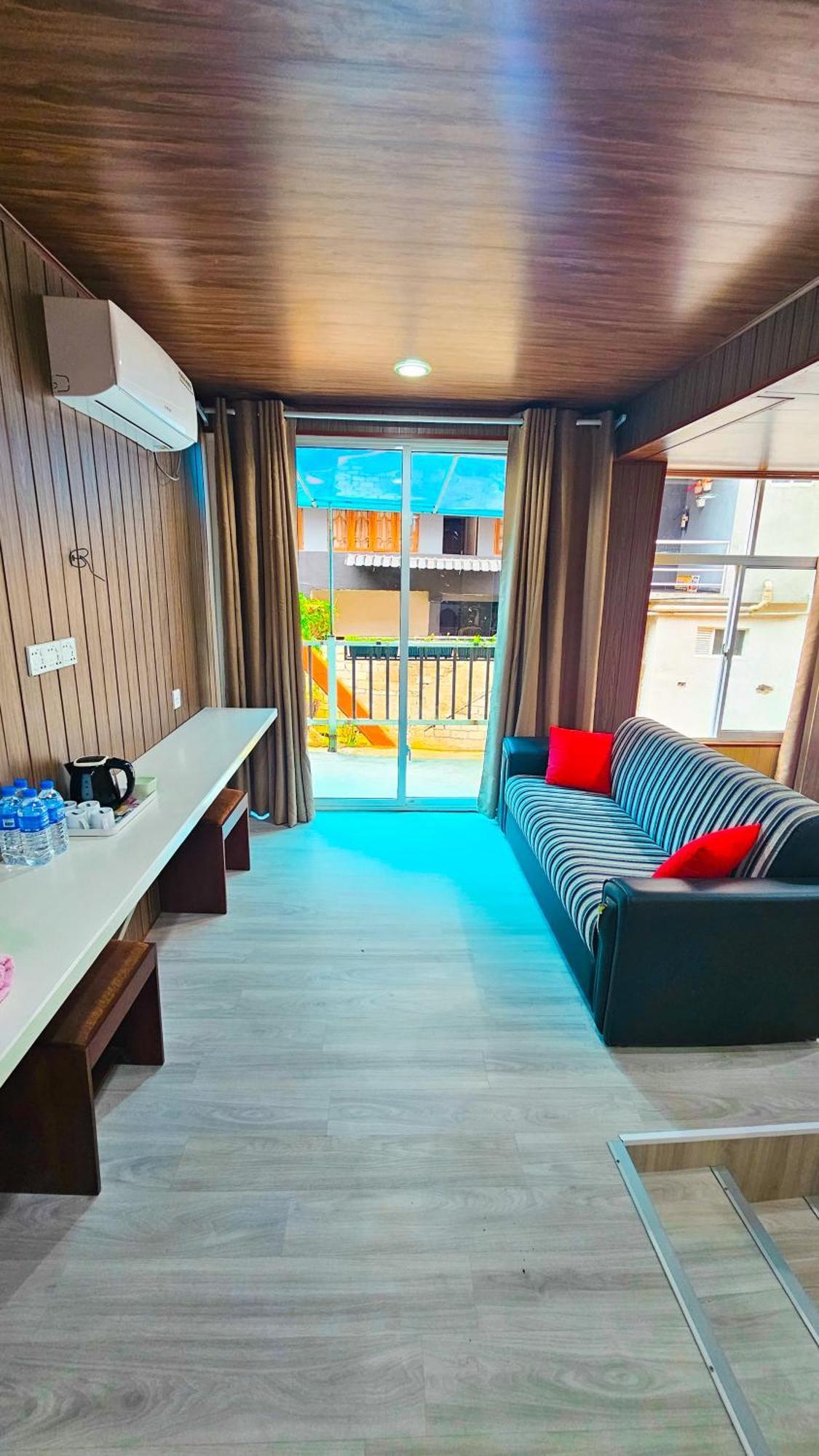 Daddy'S Guest Home Nallathanniya Rom bilde